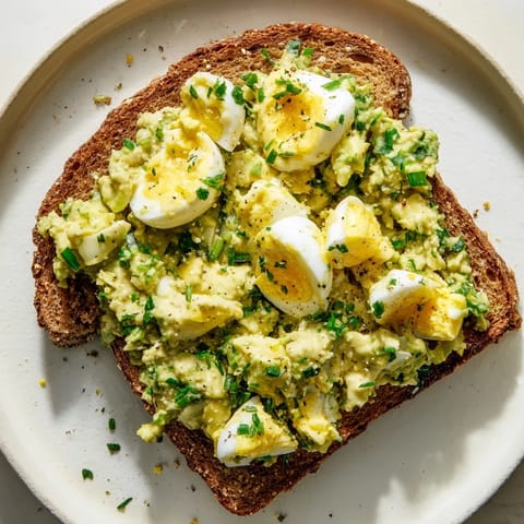 Creamy Avocado Egg Smash